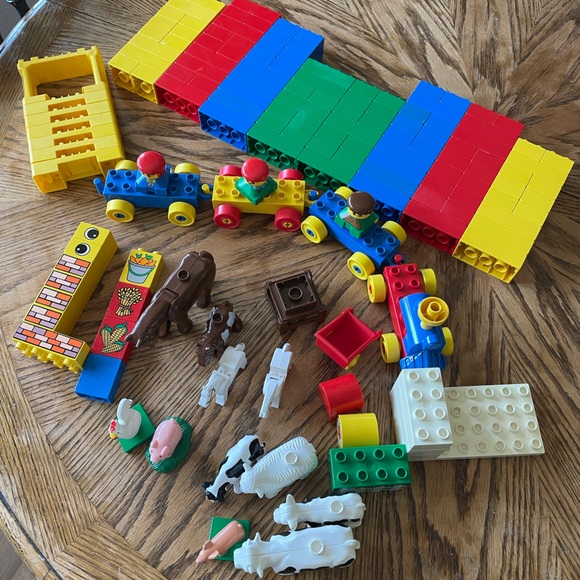 Duplo Farm Lot - Picture 1 of 6